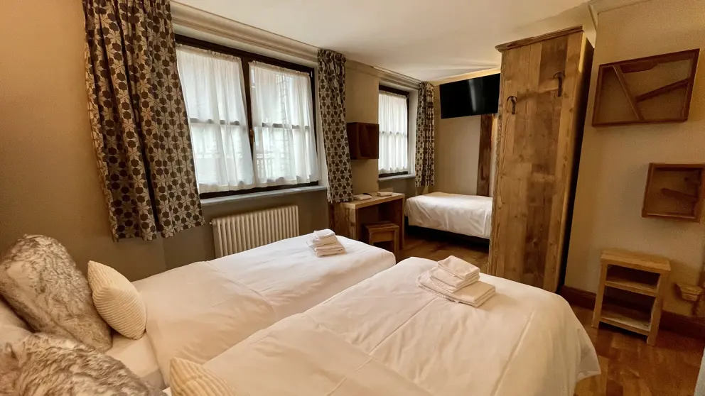 Inghams Italy Aosta Vally Cervinia Hotel Dragon Triple Room [9]