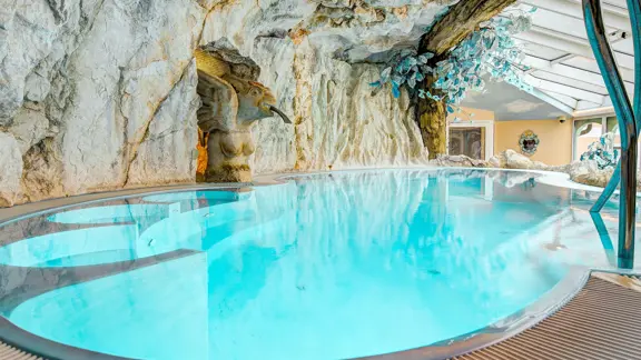 Hotel Bauer Saalbach Indoor Pool