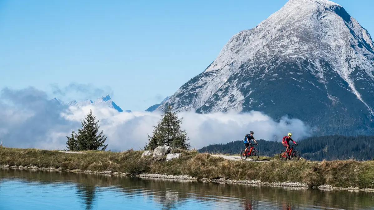 E-Biking at Lake Kaltwasser ©Region Seefeld