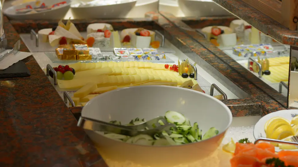 Hotel Romantik Schweizerhof Grindelwald Buffet Breakfast [9]