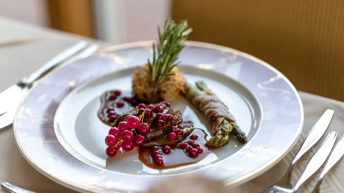 Inghams Italy Dolomites Canazei Hotel Cesa Tyrol Dinner