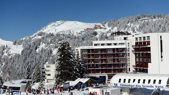 Panoramic Apartments Flaine Exterior (1)
