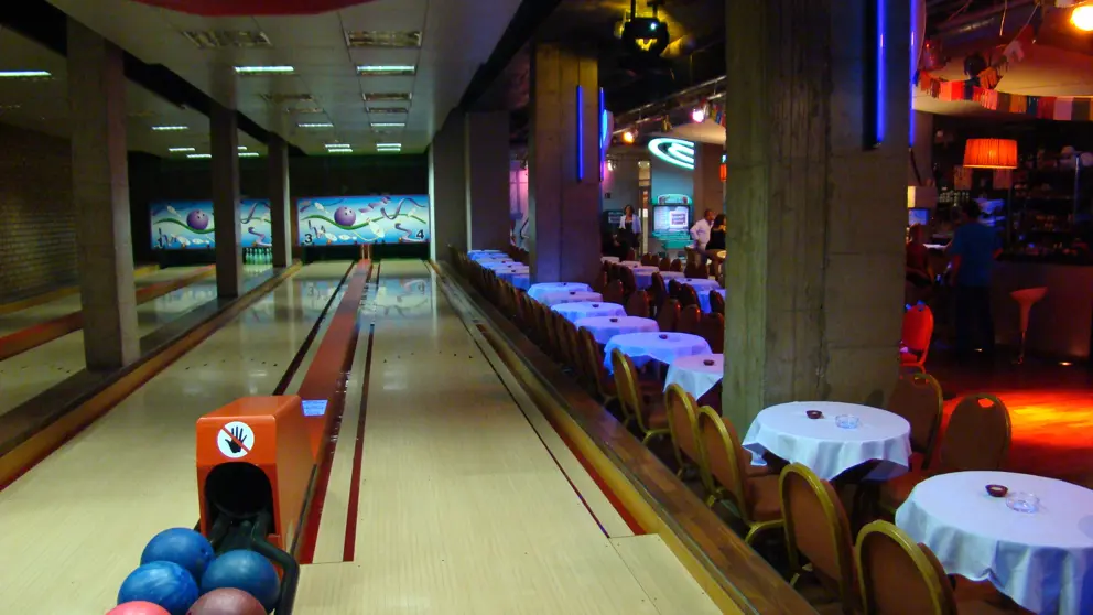 Hotel Princesa Parc Arinsal Bowling Alley [5]