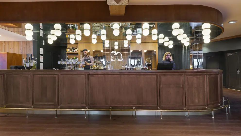 Ours Blanc Hotel And Spa Les Menuires Bar [5]