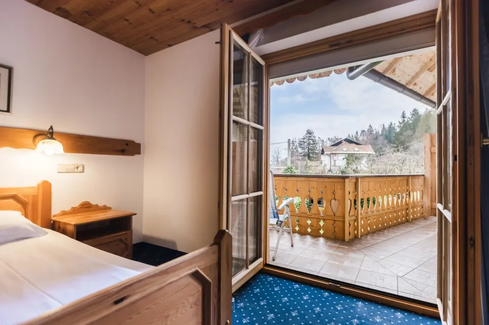 GARNI HOTEL BERC BLED balcony in room [6]