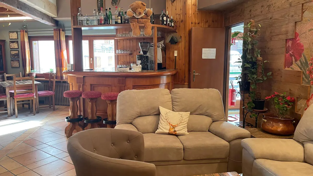 Inghams Italy Aosta Valley Cervinia Hotel Serenella Bar Area
