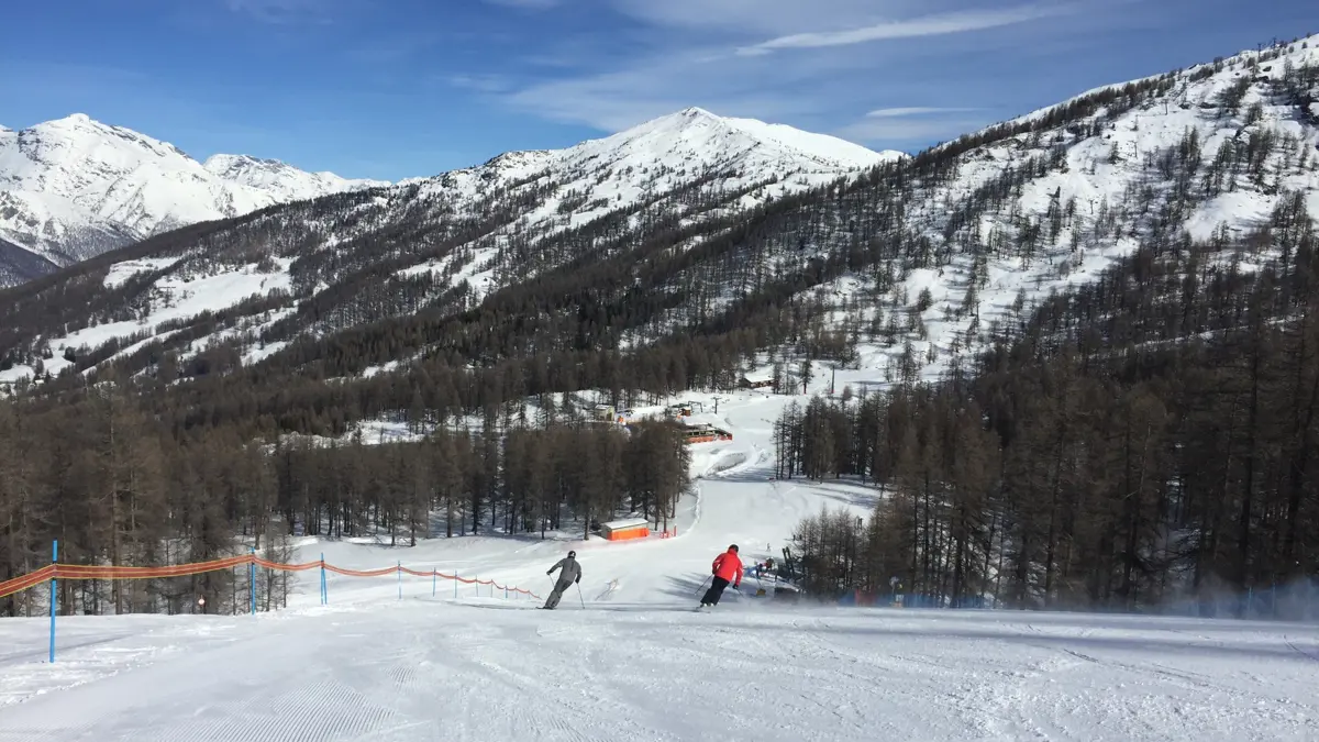 Wide pistes