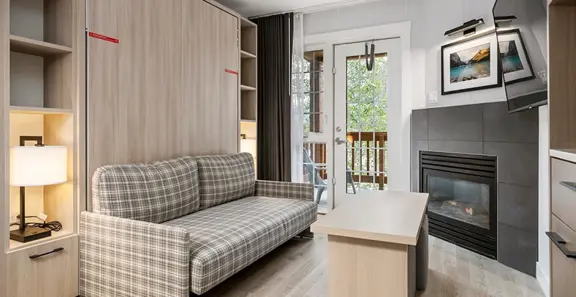 Deluxe one-bedroom suite