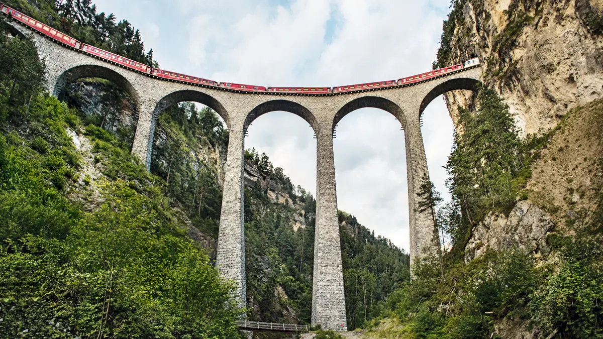 Filisur Bernina Express Copyright Switzerland Tourism