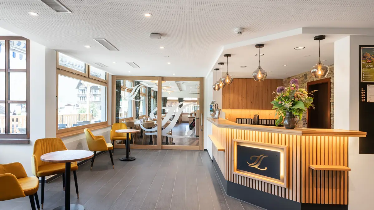Hotel Jungfrau Lodge Grindelwald Reception Lobby