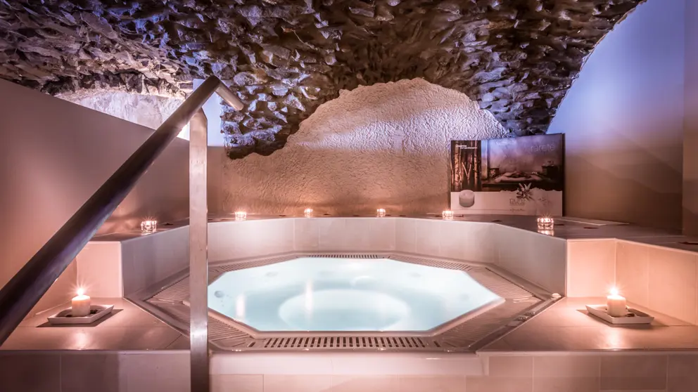 Hotel Grand Aigle Serre Chevalier Jacuzzi (1) [2]