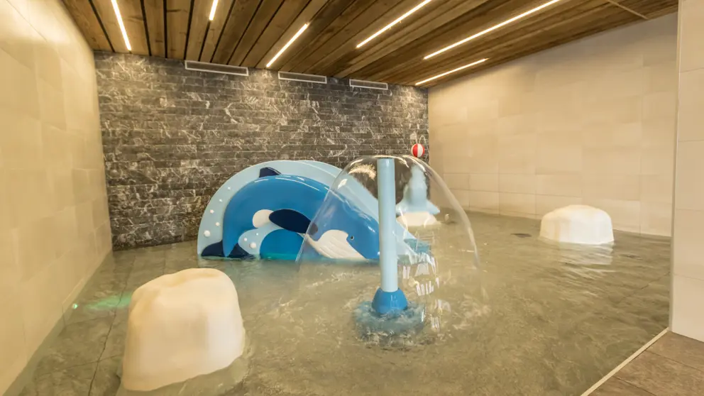 Chalet Altitude Les Arcs Childrens Pool [6]