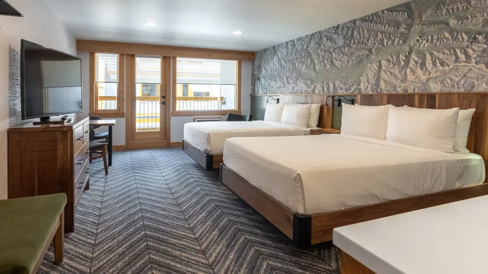 Hotel Canoe And Suites Banff Superior Hotel Room (2)