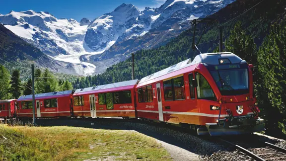 Swiss Classic Tour Train At Morteratsch Copyright Schweiz Tourismus Renato Bagattini