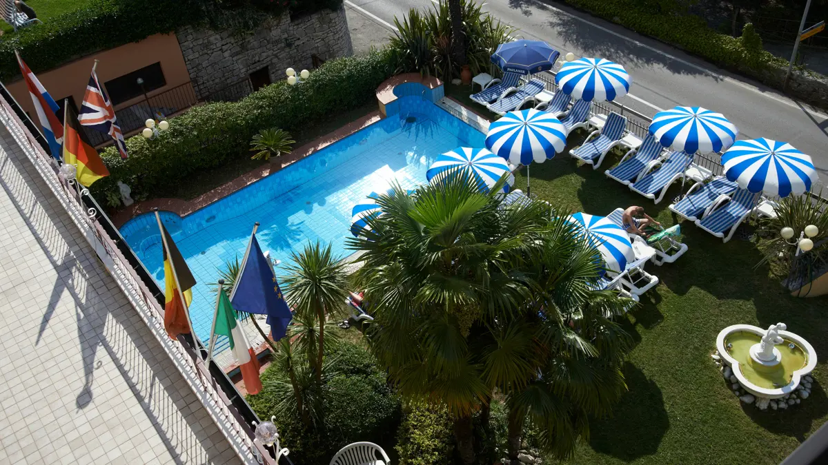 Hotel Cristallo Malcesine Pool Garden