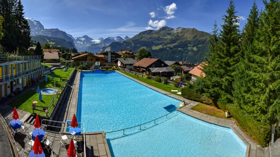 Outdoor pool in Wengen 