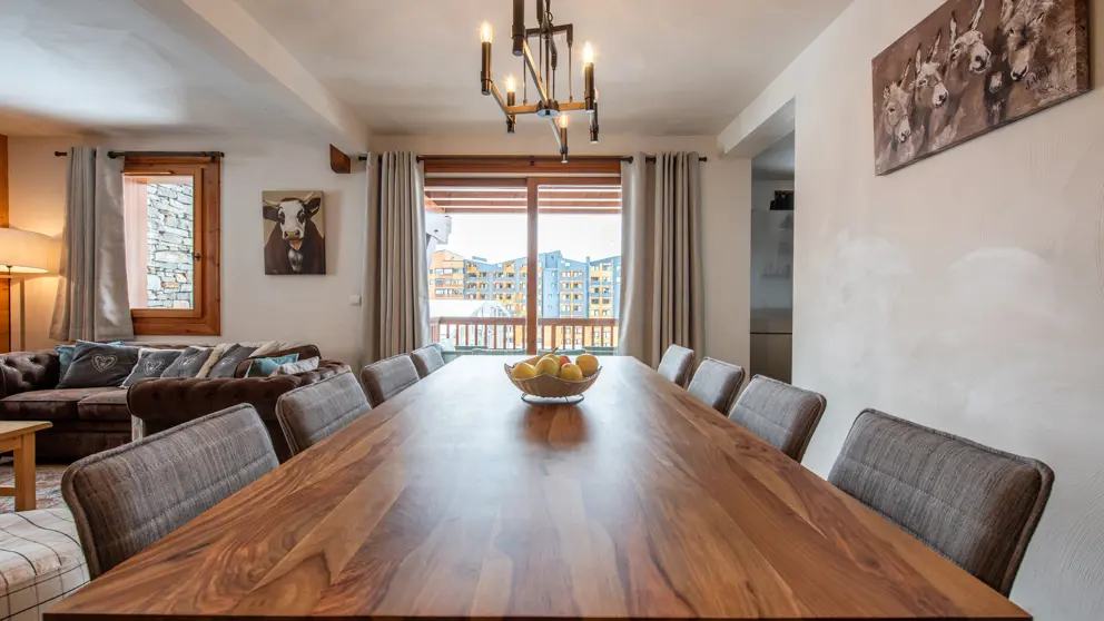 Chalet Noella Val Thorens Dining Area [6]