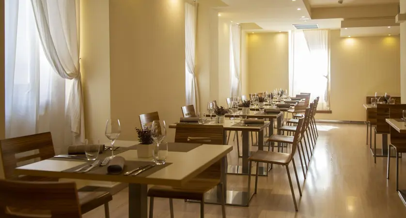Hotel Antico Borgo Riva Lake Garda Italy (10) [5]