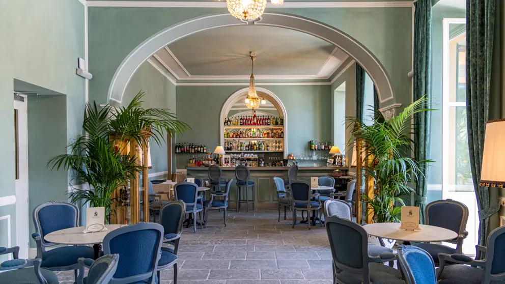 Grand Hotel Menaggio Lake Como Italy Bar [8]