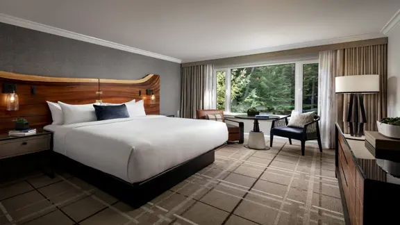 Fairmont Queen bedroom