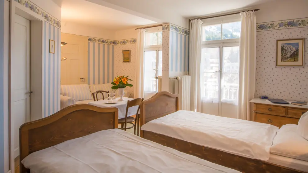 Hotel Falken Wengen Example Superior Room [7]