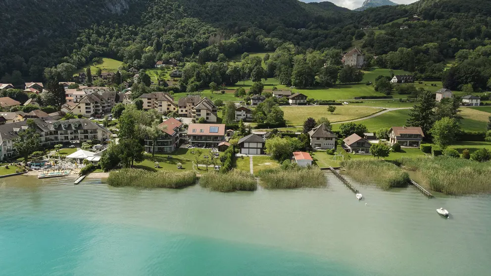 Villa Caroline Lake Annecy Exterior Lake [3]
