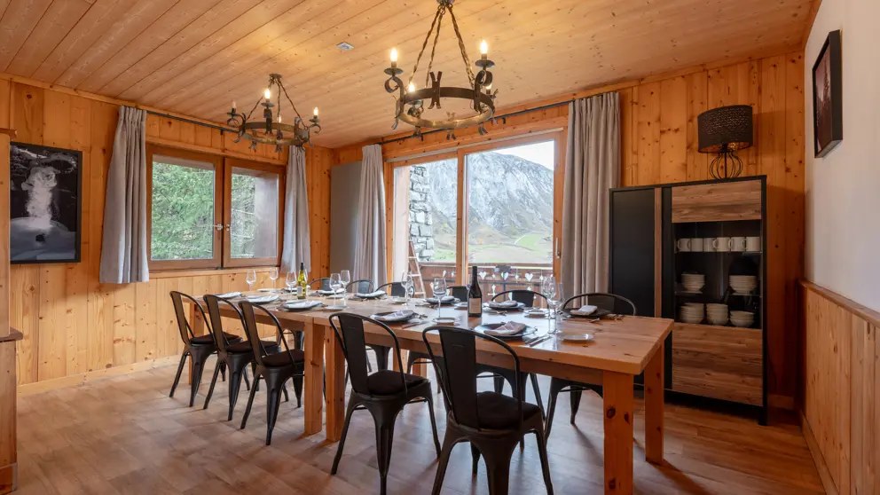 Chalet Les Arolles Tignes Dining Room 2 [7]