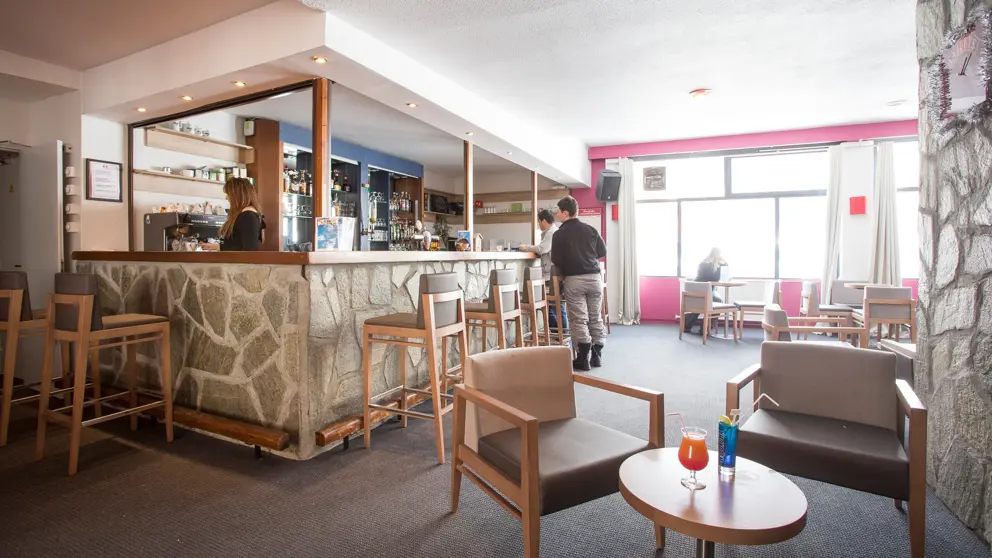Hotel Le Panorama Les Deux Alpes Bar 4 [8]