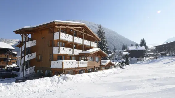 Hotel Clef Des Champs Morzine Exterior Winter