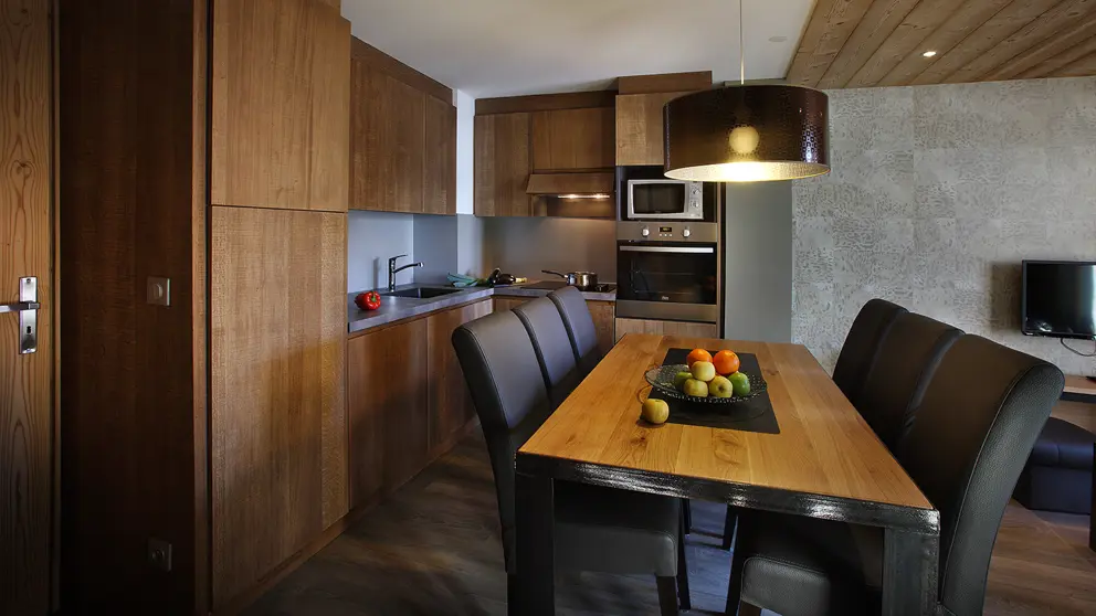 Residence Les Arolles Les Arcs Typical Apartment Dining And Kitchen [3]