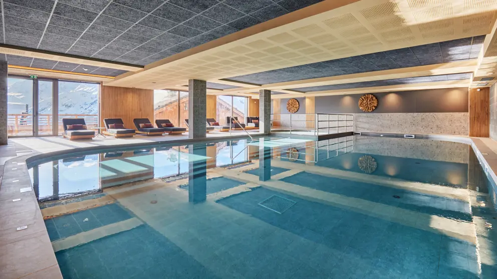 Residence Ecrin Blanc La Rosiere Swimming Pool [2]