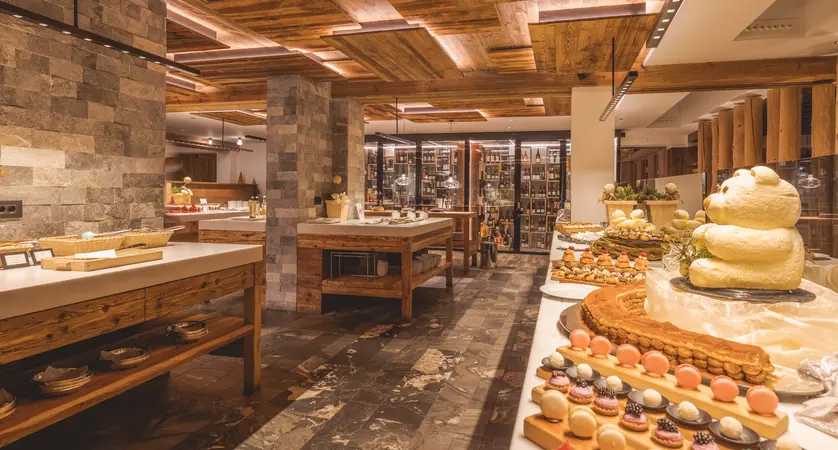Hotel Col Alto Corvara Dolomites Italy Restaurant (3)