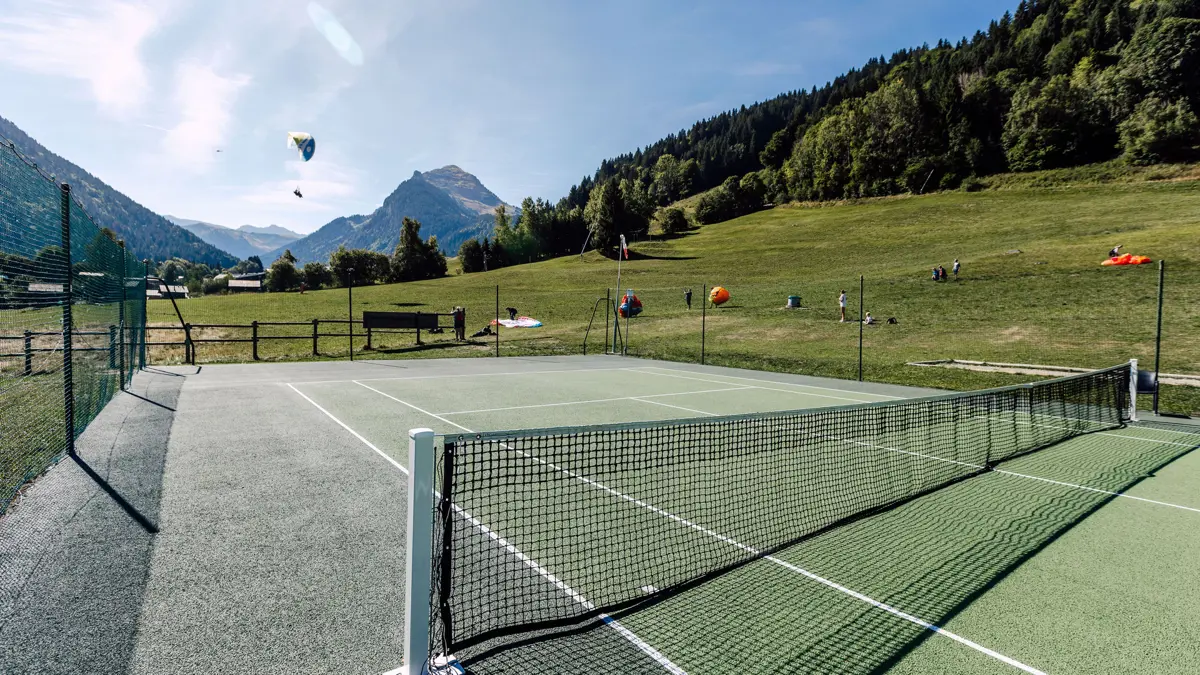 Hotel Les Champ Fleuris Tennis Court