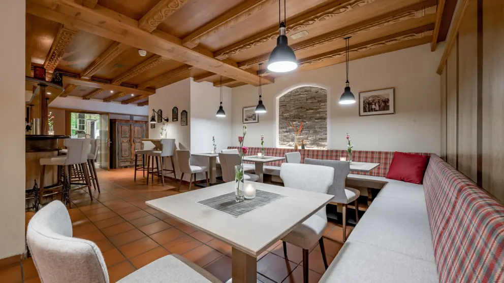 Hotel Solderhof Residenz Tamara Solden Bar Area (4) [3]