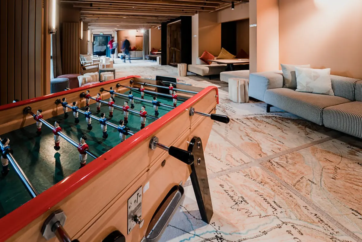 Folie Duce Reception Games