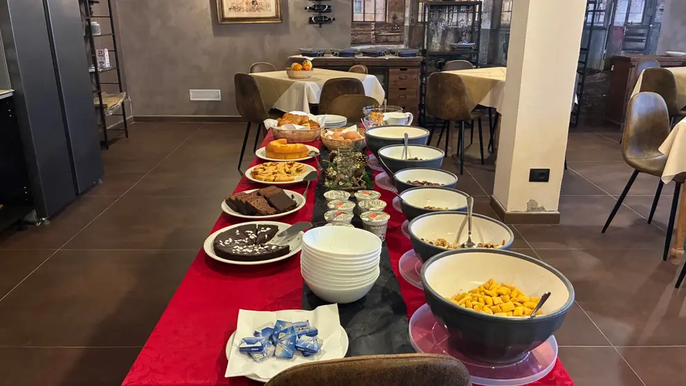 Hotel Genevris Cinq Buffet