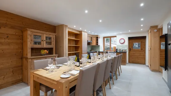 Chalet La Bergerie Dining Room2