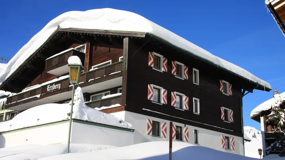 Hotel Erzberg Zurs Exterior 2 [1]