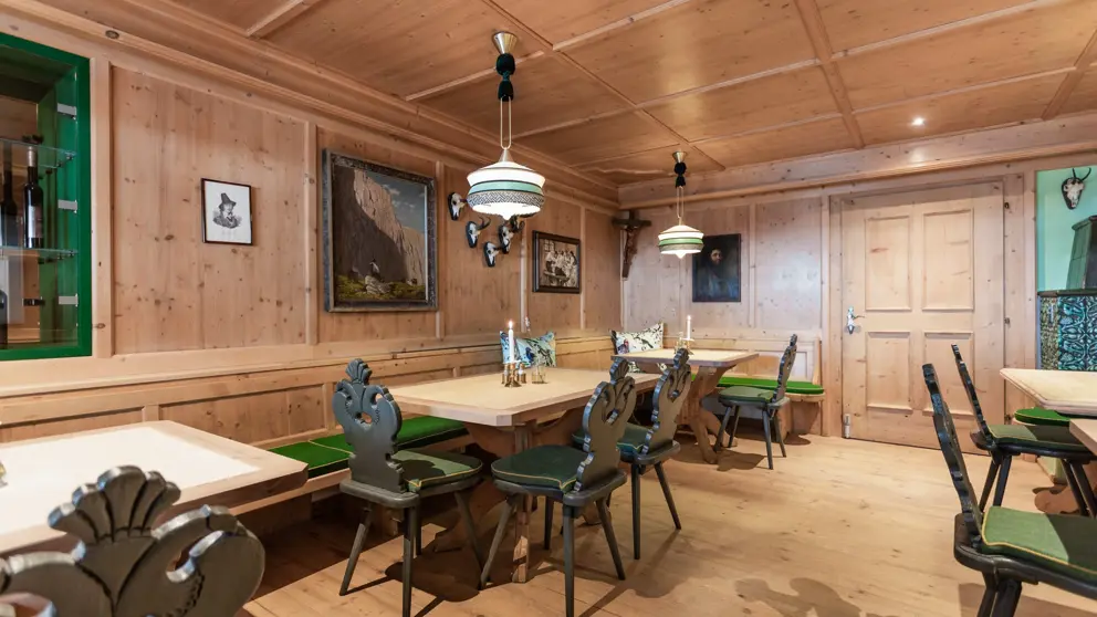 Zillertalerhof Alpine Hideaway Mayrhofen Stube [7]