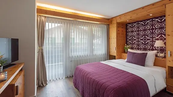 Standard single bedroom