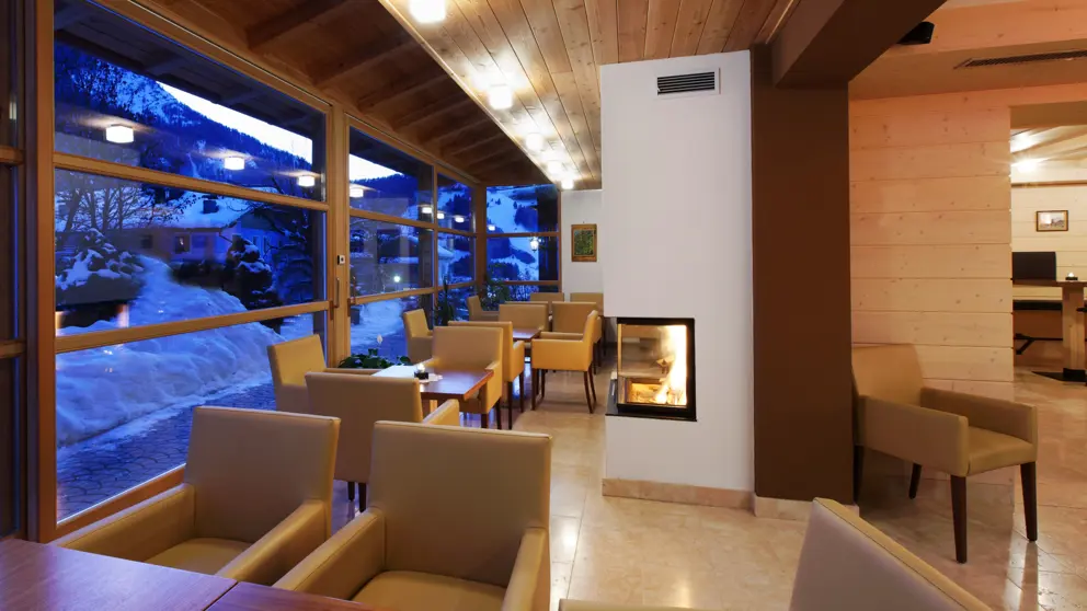 Inghams Italy Dolomites Kronplatz Hotel Monte Paraccia Lounge [7]