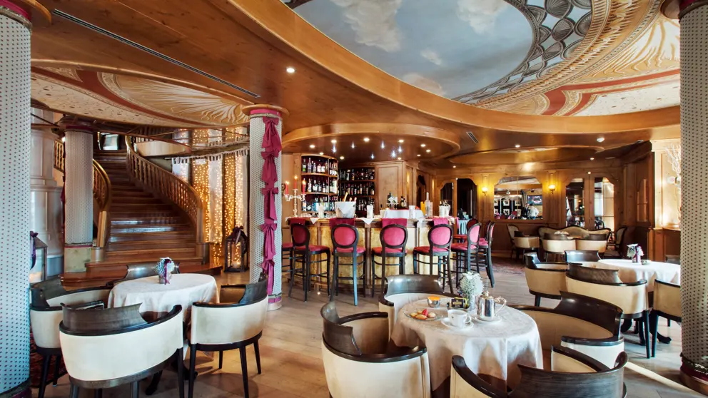 Inghams Italy Dolomites Madonna Di Campiglio Hotel Cristal Palace Bar [5]