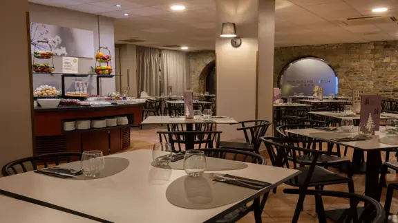 Grand Pas Hotel Pas De La Casa Restaurant