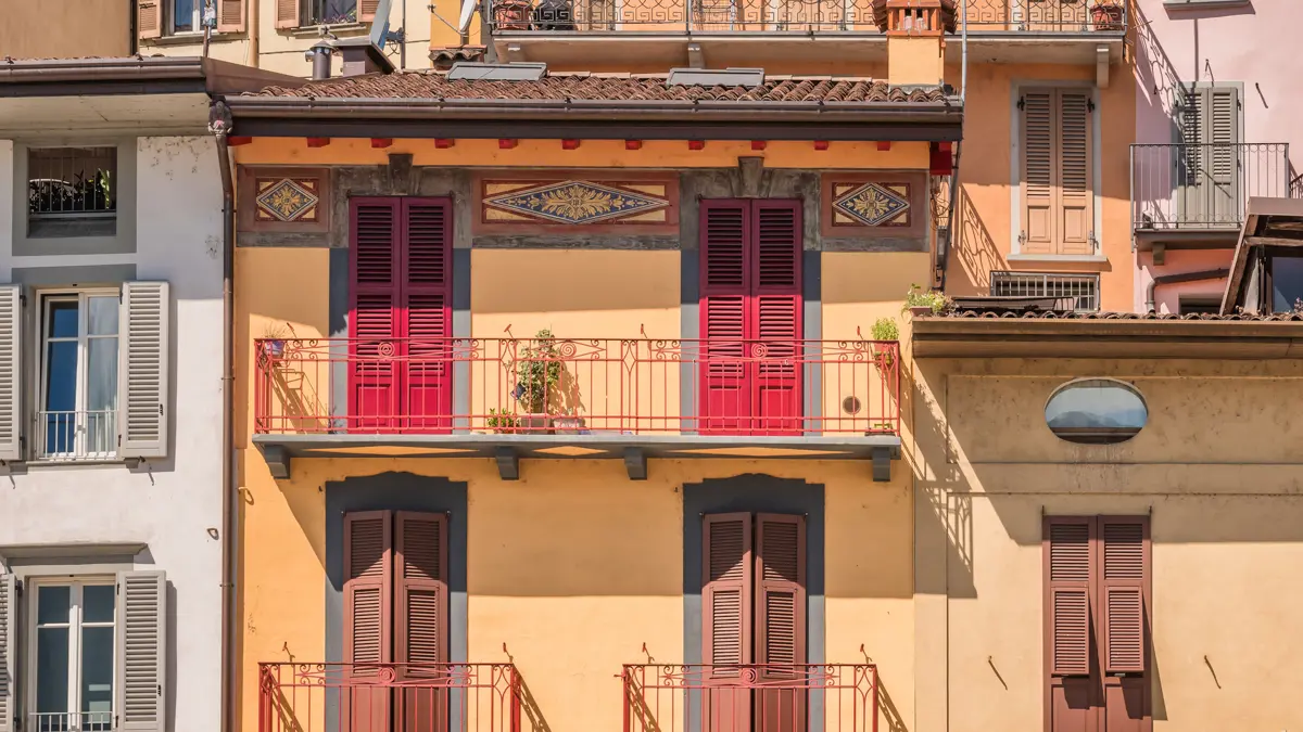 Lake Iseo Rustic Buildings In Lovere