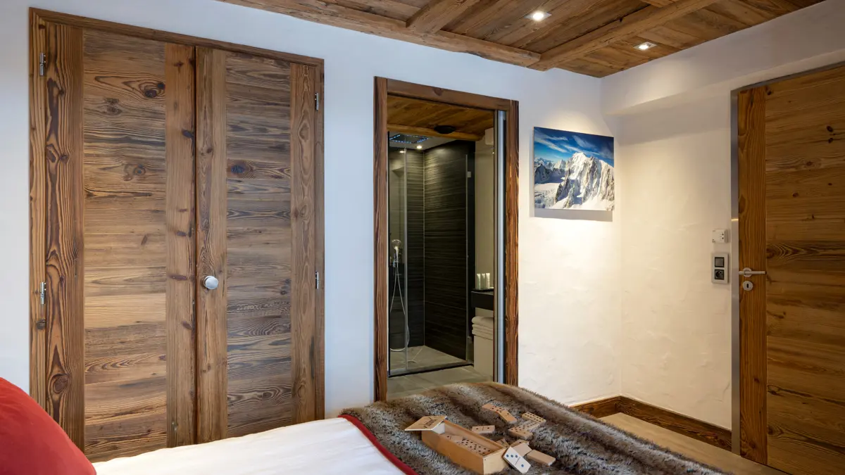 Residence Cristal De Jade Chamonix Three Bedroom Apartment Double Bedroom