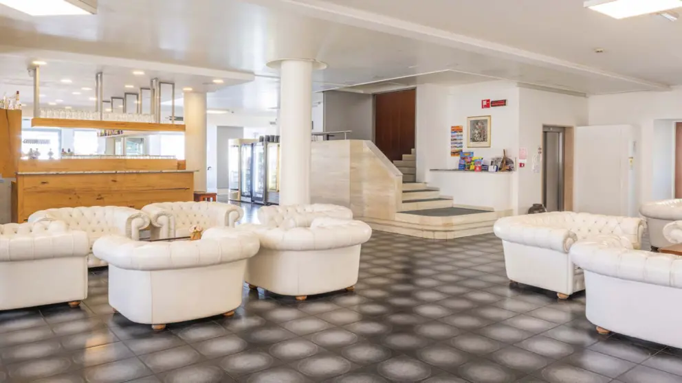 Hotel Malcesine Lobby [7]