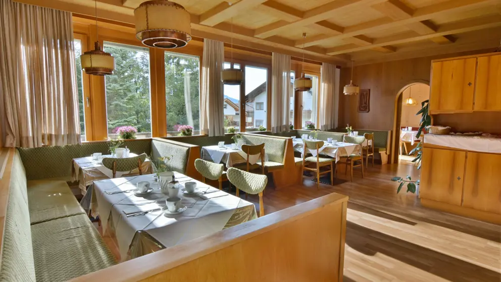 Inghams Italy Dolomites Kronplatz Hotel Garni Pe De Munt Restaurant [1]