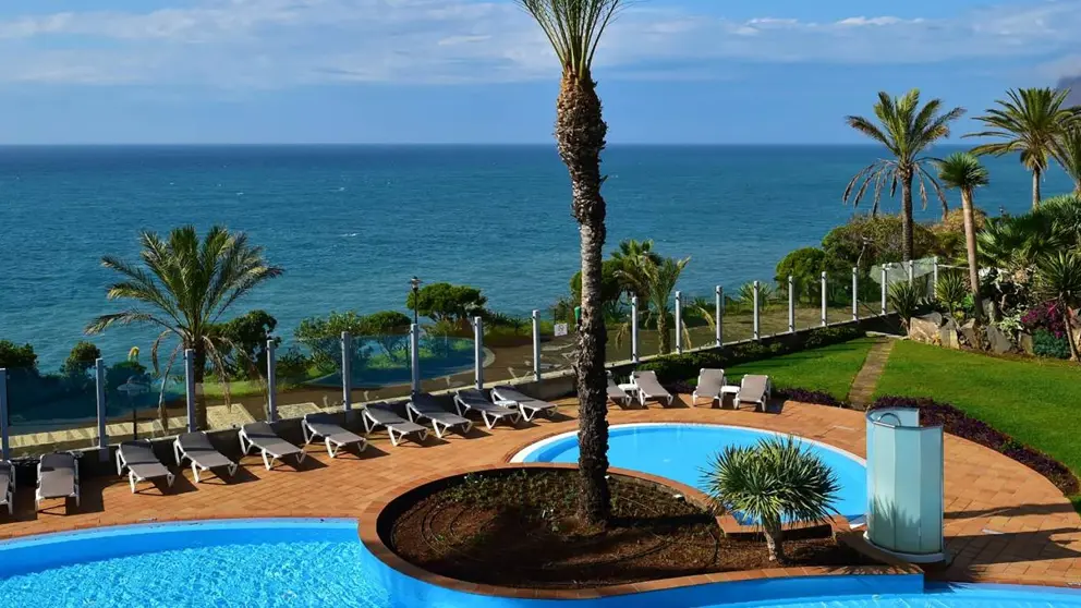 5 Star Hotel Madeira With Spa Outdoor Pool [2]