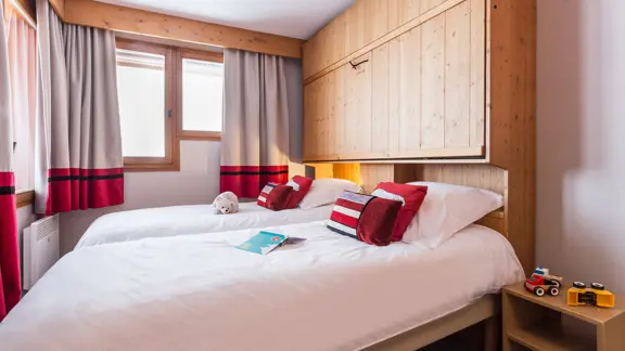 South facing one bedroom apartment bedroom