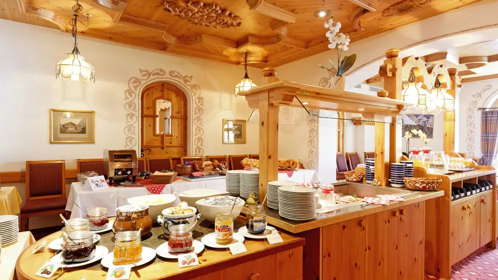 Derby Swiss Quality Hotel Grindelwald Breakfast Buffet [4]